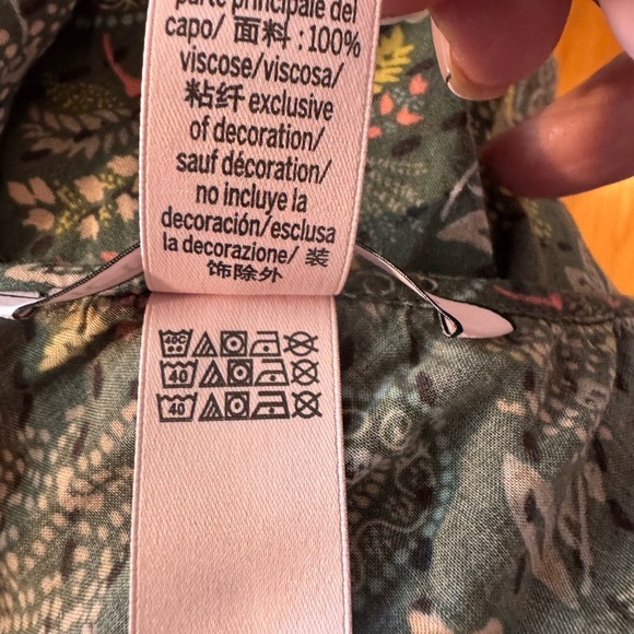 Victoria's Secret cold shoulder Green Floral Blouse size s/p/ch - Picture 7 of 8